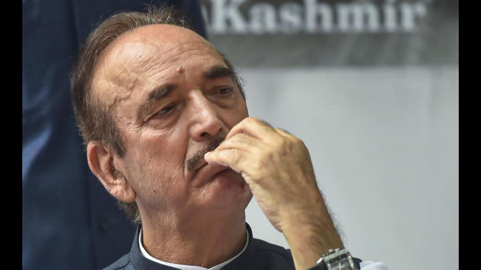 Azad resigns, calls Rahul childish in scathing note