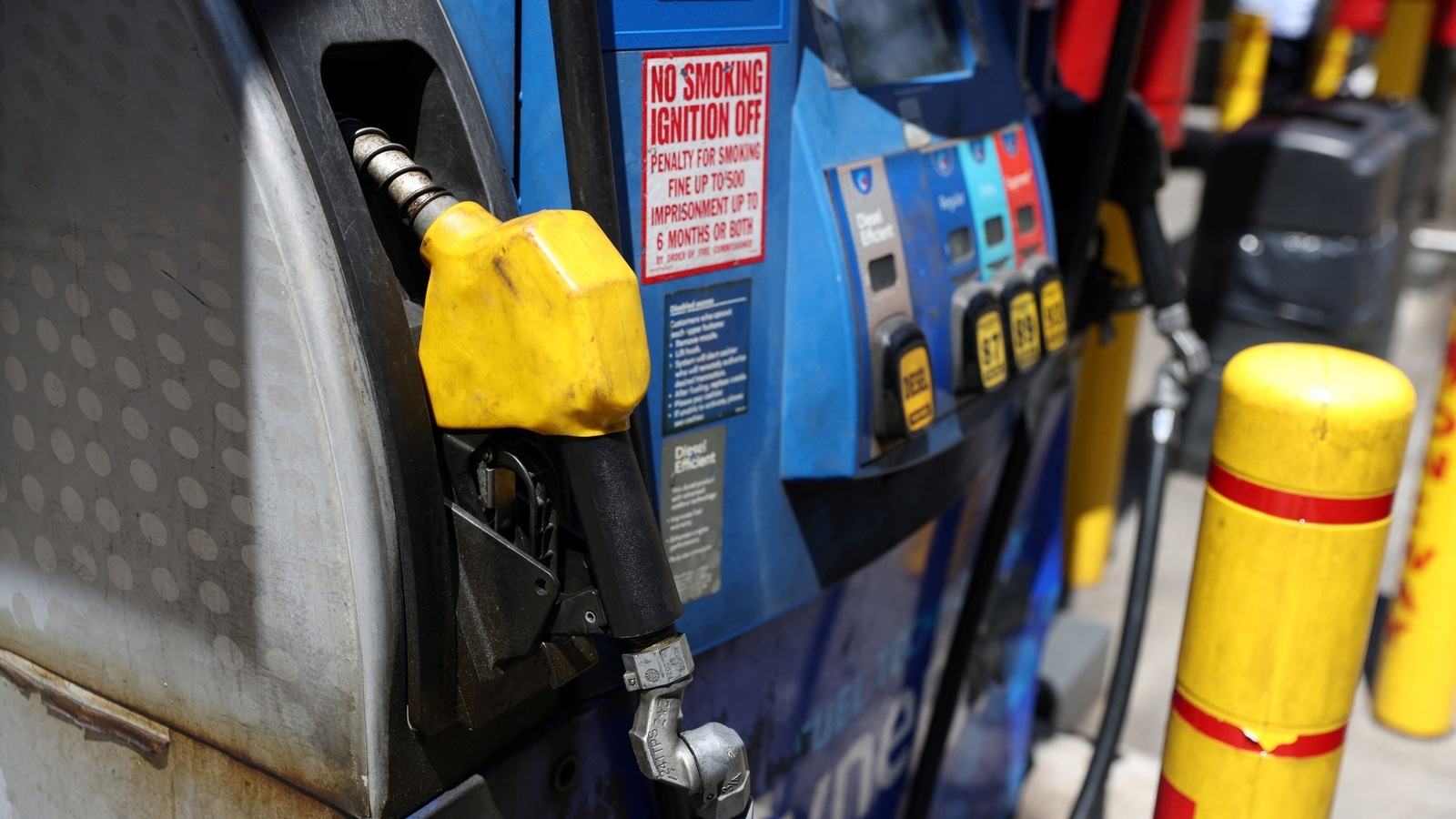 California Commences Phasing Out Gas Autos In Combat Against Local