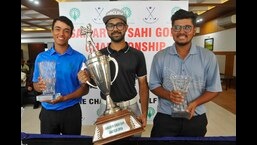Anant Singh Ahalawat after winning the Samarvir Sahi Golf Championship at Chandigarh Golf Club on Friday. (Keshav Singh/HT)