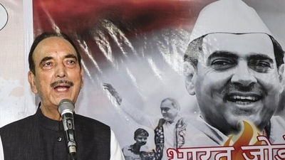 (File) Ghulam Nabi Azad addresses Congress workers at a programme to pay tribute to former Prime Minister Rajiv Gandhi on his death anniversary, in Jammu. ((PTI) ) (File) Ghulam Nabi Azad addresses Congress workers at a programme to pay tribute to former Prime Minister Rajiv Gandhi on his death anniversary, in Jammu. ((PTI) )