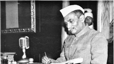 Rajendra Prasad, President of the Constituent Assembly signs the new Constitution of the Indian Republic as passed by the constituent Assembly (HT Photo) Rajendra Prasad, President of the Constituent Assembly signs the new Constitution of the Indian Republic as passed by the constituent Assembly (HT Photo)