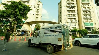 Noida, India- August 26, 2022: A street dog rescue van near Supertech Twin Tower, in Noida, India, on Friday, August 26, 2022. (Photo by Sunil Ghosh / Hindustan Times) (Hindustan Times) Noida, India- August 26, 2022: A street dog rescue van near Supertech Twin Tower, in Noida, India, on Friday, August 26, 2022. (Photo by Sunil Ghosh / Hindustan Times) (Hindustan Times)
