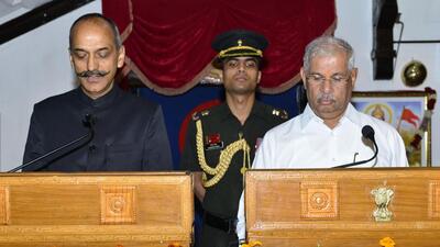 Governor Rajendra Vishwanath Arlekar administrating the of office and secrecy to Himachal Pradesh Public Service Commission chairperson Rameshwar Singh Thakur, at Raj Bhawan inShimla on Friday. (HT Photo) Governor Rajendra Vishwanath Arlekar administrating the of office and secrecy to Himachal Pradesh Public Service Commission chairperson Rameshwar Singh Thakur, at Raj Bhawan inShimla on Friday. (HT Photo)