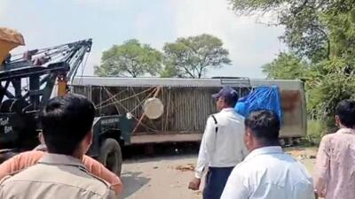 A tourist bus overturns near Mubarikpur in the Amb subdivision of Una district on Friday in which more than 30 pilgrims from Madhya Pradesh were injured. (HT Photo)