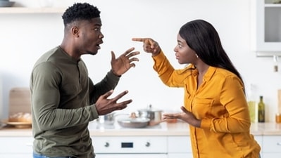 Signs someone is emotionally unavailable: Expert shares insights (Unsplash)