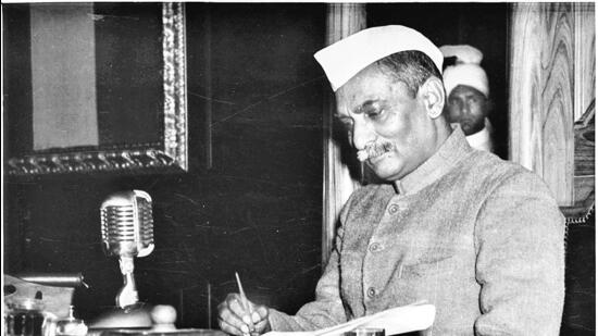 Rajendra Prasad, President of the Constituent Assembly signs the new Constitution of the Indian Republic as passed by the constituent Assembly (HT Photo)