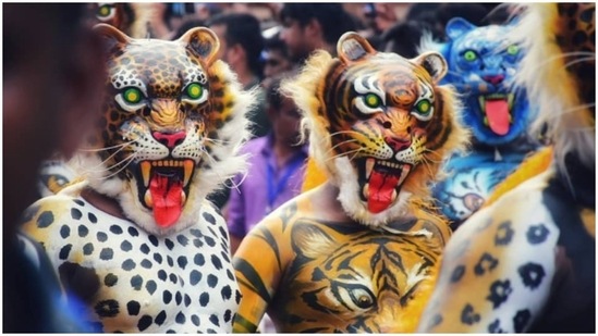 Moolam (Day 7): With just three more days remaining for the festival of Onam to end, the entire state is lit up with the spirit of joy and happiness. On this day, families visit each other and prepare a smaller version of Sadhya. From this particular day onwards several temples offer lunch to devotees. The famous leopard dance, known as Puli Kali is performed on this day.(Instagram/to_c_xy)