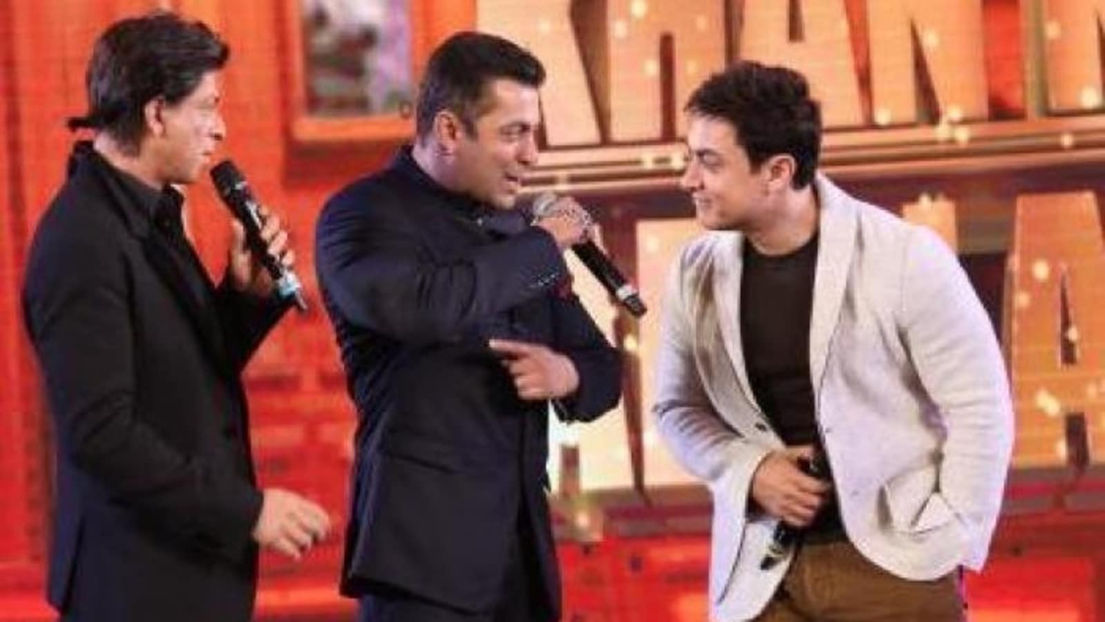 1599px x 900px - When Shah Rukh Khan was asked if he'll star with Aamir-Salman: Chaddi bik  jaegi | Bollywood - Hindustan Times