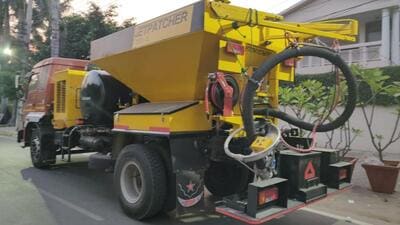 Chandigarh municipal corporation (MC) is all set to hire an all-weather jet-patcher machine, at a cost of ₹2 crore. (HT Photo) Chandigarh municipal corporation (MC) is all set to hire an all-weather jet-patcher machine, at a cost of ₹2 crore. (HT Photo)