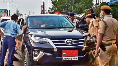 The MLAs were caught with ₹49L cash in their car on the outskirts of Howrah on July 30. (PTI) The MLAs were caught with ₹49L cash in their car on the outskirts of Howrah on July 30. (PTI)