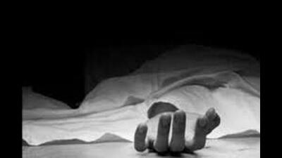 The Jammu police claimed the deceased were embroiled in litigations, land disputes and had serious health issues that drove them to a suicide pact hatched by Noor-ul-Habib and Sakina Begum with other members of the two families. (HT Photo/ Representational image) The Jammu police claimed the deceased were embroiled in litigations, land disputes and had serious health issues that drove them to a suicide pact hatched by Noor-ul-Habib and Sakina Begum with other members of the two families. (HT Photo/ Representational image)