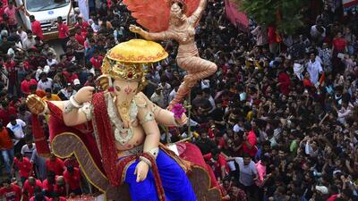 The Mumbai police advised citizens to be more alert and careful of their belongings while visiting crowded pandals (Anshuman Poyrekar/HT PHOTO) The Mumbai police advised citizens to be more alert and careful of their belongings while visiting crowded pandals (Anshuman Poyrekar/HT PHOTO)