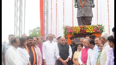 Defence minister Rajnath Singh after unveiling statue of Kalyan Singh in Lucknow on Sunday. (HT PHOTO) Defence minister Rajnath Singh after unveiling statue of Kalyan Singh in Lucknow on Sunday. (HT PHOTO)