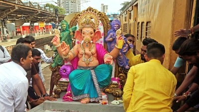 The decision of celebrating Ganesh festival at Idgah ground in Chamrajpet is likely to be &nbsp;out on Aug 30.&nbsp; (ANI)