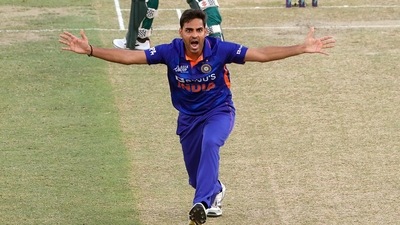 India's Bhuvneshwar Kumar appeals for dismissal of Pakistan's Mohammad Rizwan during the Asia Cup 2022 (ICC Twitter) India's Bhuvneshwar Kumar appeals for dismissal of Pakistan's Mohammad Rizwan during the Asia Cup 2022 (ICC Twitter)