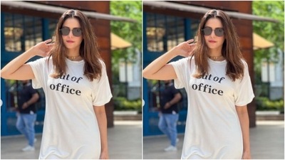 Aamna posed for the sun kissed pictured in drawn eyebrows, contoured cheeks and a shade of pastel pink lipstick. (Instagram/@aamnasharifofficial)