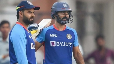 India wicketkeeper-batters Rishabh Pant and Dinesh Karthik (Twitter) India wicketkeeper-batters Rishabh Pant and Dinesh Karthik (Twitter)