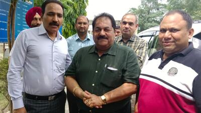 Anand Kumar, (first from left), principal secretary, water supply and drainage department of Rajasthan, on Sunday being accorded by members of Punjab Dyers’ Association during his visit to Ludhiana. (HT PHOTO)