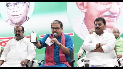 RJD leader Manoj Jha during a press conference in Patna on Sunday. (Santosh Kumar/HT Photo)