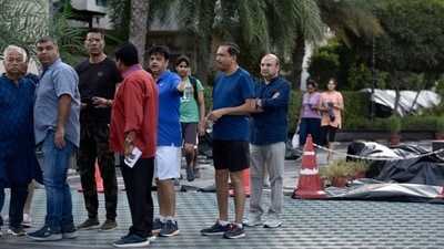 Thousands of residents have been evacuated from Noida’s Emerald Court Society which is nearby the twin towers. Edifice Engineering has assured that the demolition would be done in a manner so as not to cause any structural damages to other buildings. (Sunil Ghosh / Hindustan Times)