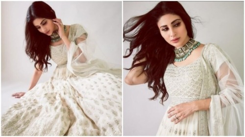 You can take inspiration from Mouni Roy and dress up in swan coloured Anarkali dress. (Instagram/@imouniroy)