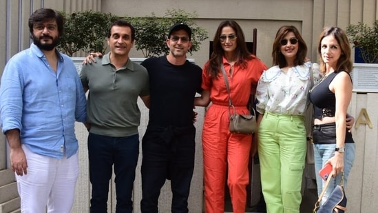 Hrithik Roshan, Sussanne Khan step out for lunch with Sonali Bendre and friends | Bollywood - Hindustan Times