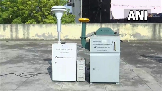 Special dust machine has been installed at demolition site to monitor pollution levels after the demolition takes place in Sector 93A, UP. 3,700 kg of explosive will be used in the eye-popping event which will happen in merely 9 seconds but will reportedly produce over 1000 truck loads of debris.(Sunil Ghosh / Hindustan Times)