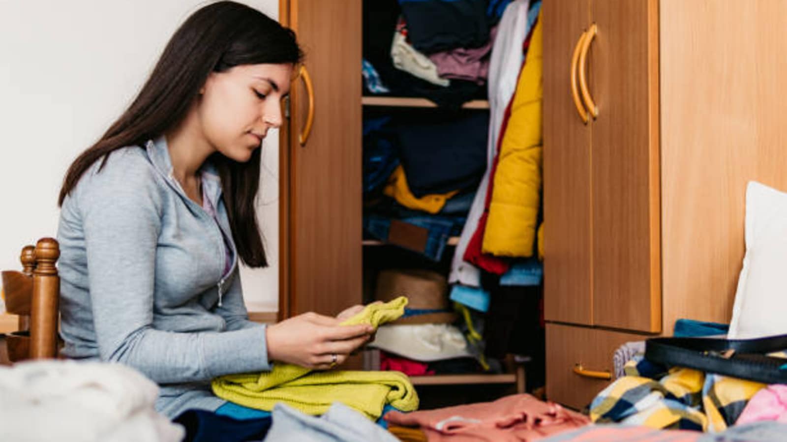 Why is it important to re-organize your closet? Expert shares insight