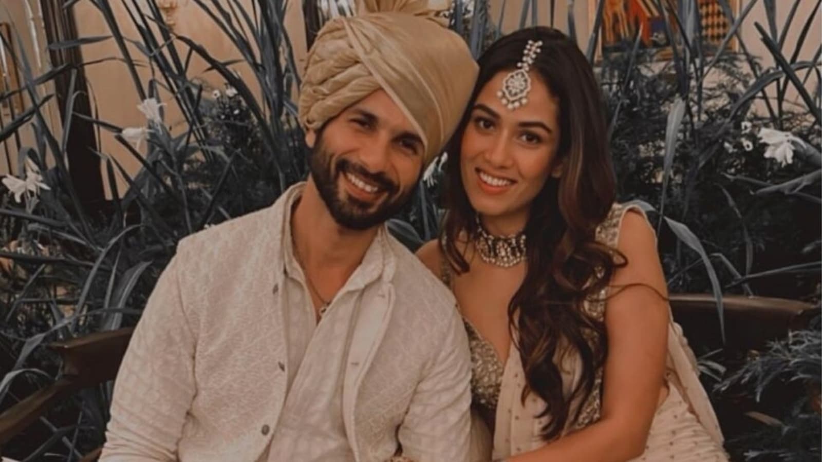 Mira Rajput with Shahid Kapoor attends Kunal Rawal's wedding in beauteous saree designed by bride Arpita Mehta: All pics