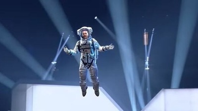 Johnny Depp appeared as a floating astronaut at MTV Video Music Awards.