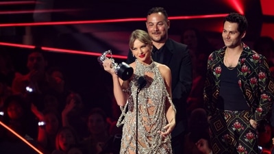 Taylor Swift accepts the Video of the Year award for All Too Well (10-minute Taylor's Version) at the MTV VMAs. (AFP) Taylor Swift accepts the Video of the Year award for All Too Well (10-minute Taylor's Version) at the MTV VMAs. (AFP)