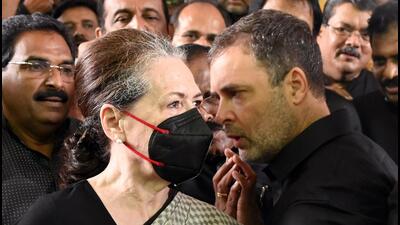 New Delhi, Aug 05 (ANI): Congress Interim President Sonia Gandhi leads a protest of party MPs including Rahul Gandhi and others wearing black clothes, against inflation and unemployment, at Parliament, in New Delhi on Friday. (ANI Photo) (Sanjay Sharma)