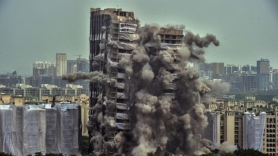 Noida's twin towers were demolished on Sunday at 2.30pm. (Raj K Raj/HT) Noida's twin towers were demolished on Sunday at 2.30pm. (Raj K Raj/HT)