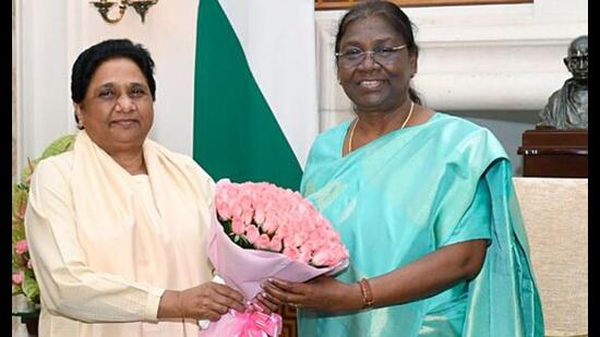 Bahujan Samaj Party (BSP) president Mayawati calls on President Droupadi Murmu, at Rashtrapati Bhavan, in New Delhi on Monday. (ANI Photo/ President of India Twitter)