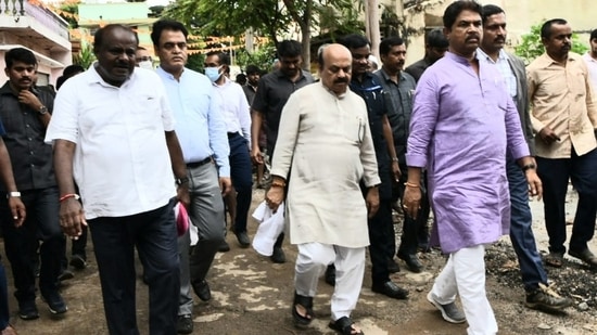 Karnataka chief minister Basavaraj Bommai and former chief minister HD Kumaraswamy visited the flood-affected areas in Old Mysuru region on Monday.