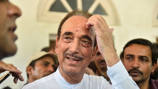 Former Congress leader Ghulam Nabi Azad interacts with the media, at his residence in New Delhi, Monday, Aug. 29, 2022. (PTI Photo/Kamal Singh)(PTI)