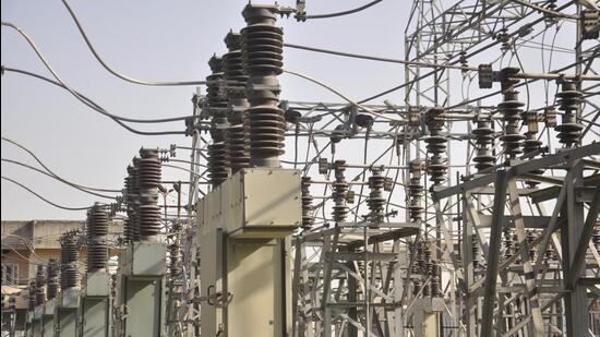 As per the SIT report, a large number of defaulters’ arrears were dropped under various electricity divisions by manipulating the data of the LESA’s online billing system, causing a revenue loss of ₹2.50 crore to the UPPCL. (FOR REPRESENTATION PURPOSE)