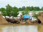 Pakistan needs assistance to combat floods. But its long-term structural problems have to be addressed internally.&nbsp;