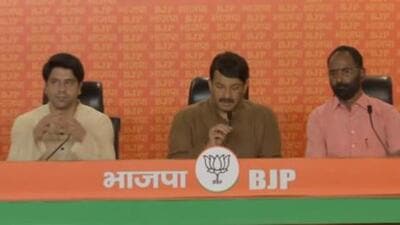 The BJP alleged that the AAP government has spent ₹33 lakh to build ₹5 lakh worth of classrooms in Delhi schools. (Video grab/Twitter/BJP4India) The BJP alleged that the AAP government has spent ₹33 lakh to build ₹5 lakh worth of classrooms in Delhi schools. (Video grab/Twitter/BJP4India)