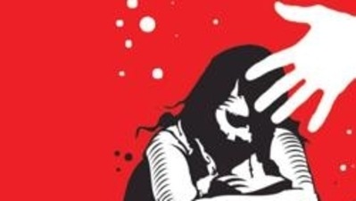 Delhi saw over 40% jump in crimes against women in 2021, most unsafe metropolitan city. Delhi saw over 40% jump in crimes against women in 2021, most unsafe metropolitan city.