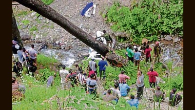 The rescue operation underway in Kishtwar on Tuesday. (ANI) The rescue operation underway in Kishtwar on Tuesday. (ANI)