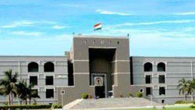 The government on Monday told the court that there are 52,062 stray cattle in Gujarat. (HT PHOTO) The government on Monday told the court that there are 52,062 stray cattle in Gujarat. (HT PHOTO)