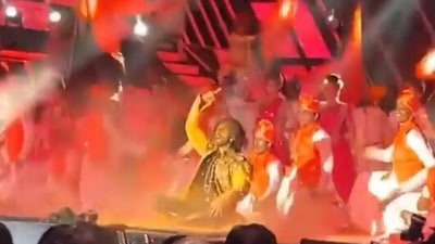 Ranveer Singh performing his song Khalibali at Filmfare Awards. Ranveer Singh performing his song Khalibali at Filmfare Awards.