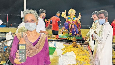 The state government has appointed teams to check noise levels throughout the festival; officials will work with a BMC-appointed taskforce at municipal wards on visarjan day and popular procession spots (HT photo)