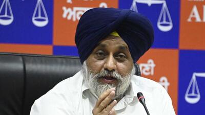 Shiromani Akali Dal (SAD) president Sukhbir Singh Badal held meeting of a District Development Coordination and Monitoring Committee (Disha) meeting at Ferozepur. He asked Ferozepur deputy commissioner Amrit Singh to hold an inquiry into the misuse of MNREGA funds by Congress legislators and their cronies. (HT File)