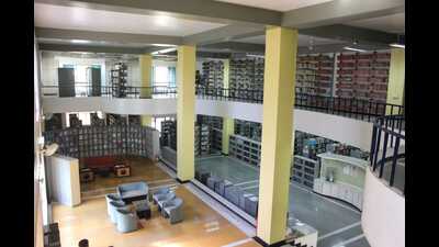 The Balbharati library at Senapati Bapat road. (HT PHOTO)