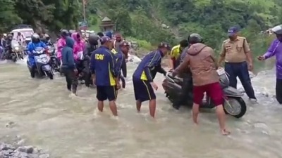 A screengrab from the video shared by Uttarakhand Police. (Twitter )