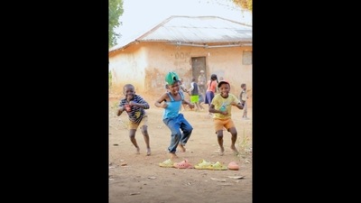 The image, taken from the viral video, shows African kids grooving to Justin Bieber and The Kid Laroi's Stay. (Instagram/@masakakidsafricana)