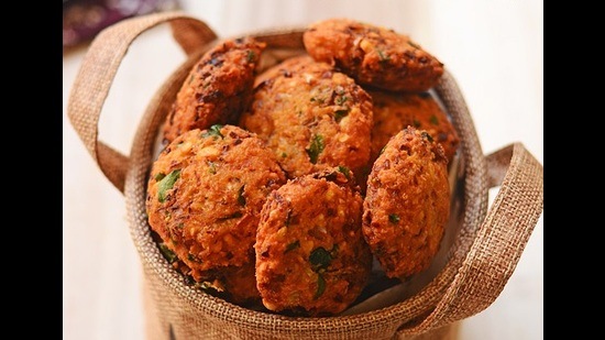 Dal vada is a crispy snack to enjoy with tea.
