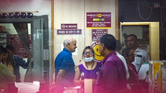 Got clean chit': Manish Sisodia as CBI searches locker in Delhi liquor  'scam' | Latest News Delhi - Hindustan Times